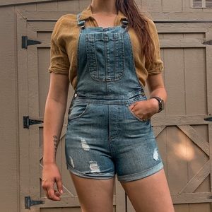 Lightweight Cotton Tie-Front Crop Top